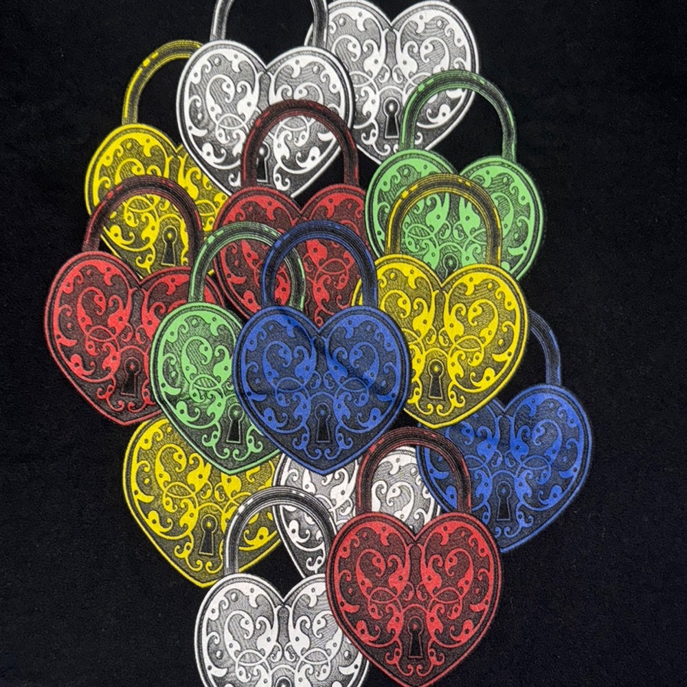 Black Graphic Tee with Key Design - Picture 5 of 5